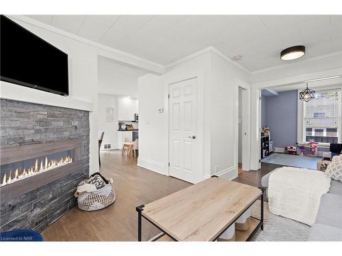 11 Shelley Avenue, St. Catharines, ON - Indoor Photo Showing Living Room With Fireplace