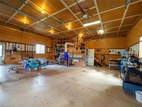 20219 Youngs Road S, Port Colborne, ON - Indoor Photo Showing Garage