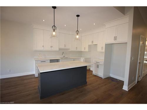 8 Peachtree Lane, Niagara-On-The-Lake, ON - Indoor Photo Showing Kitchen