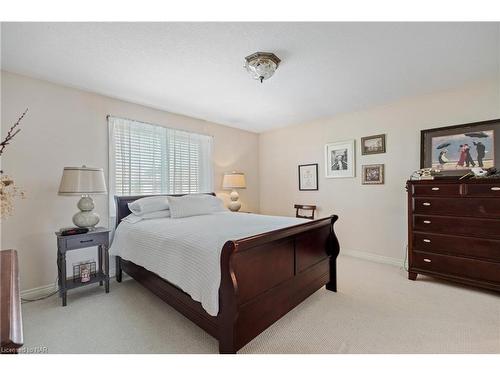 79 Macturnbull Drive, St. Catharines, ON - Indoor Photo Showing Bedroom