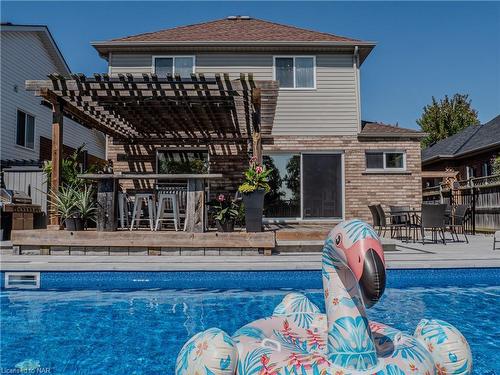 100 Loretta Drive, Niagara-On-The-Lake, ON - Outdoor With In Ground Pool