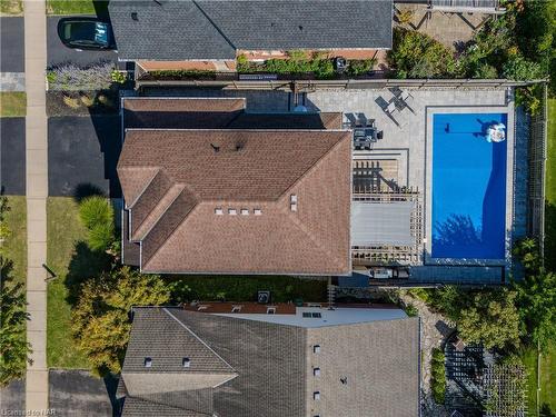 100 Loretta Drive, Niagara-On-The-Lake, ON - Outdoor With In Ground Pool