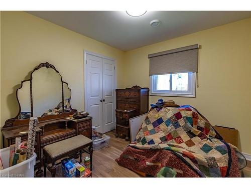 10576 Woodland Dr Drive, Port Colborne, ON - Indoor Photo Showing Bedroom