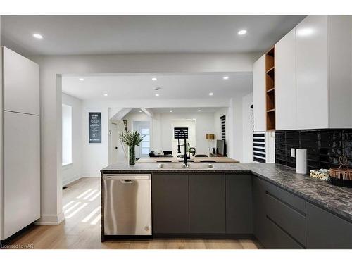 211 Charlotte Street, Port Colborne, ON - Indoor Photo Showing Kitchen