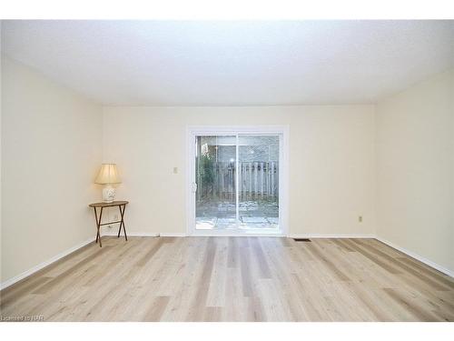 23-75 Ventura Drive, St. Catharines, ON - Indoor Photo Showing Other Room