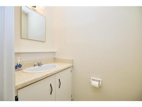 23-75 Ventura Drive, St. Catharines, ON - Indoor Photo Showing Bathroom