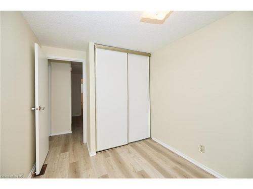 23-75 Ventura Drive, St. Catharines, ON - Indoor Photo Showing Other Room