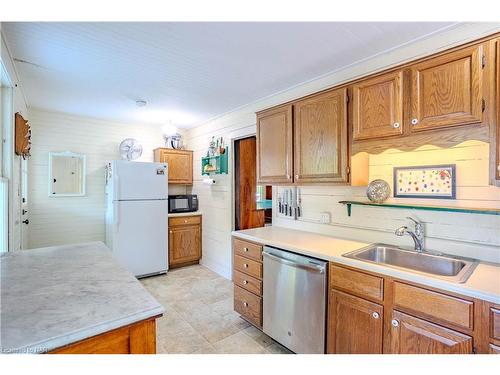 3728 Crystal Beach Drive, Crystal Beach, ON - Indoor Photo Showing Kitchen