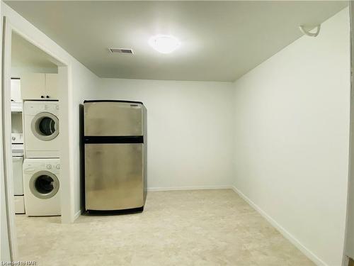 Basement-171 Woodrow Street, St. Catharines, ON - Indoor Photo Showing Laundry Room