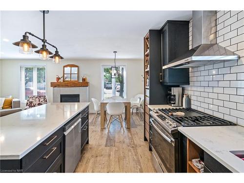 35 Loraine Drive, St. Catharines, ON - Indoor Photo Showing Kitchen With Upgraded Kitchen