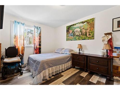 196 Martin Street, Welland, ON - Indoor Photo Showing Bedroom