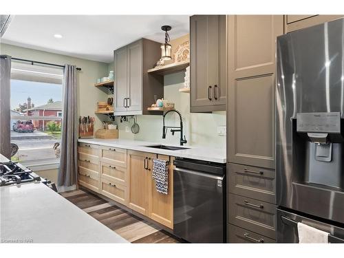 196 Martin Street, Welland, ON - Indoor Photo Showing Kitchen