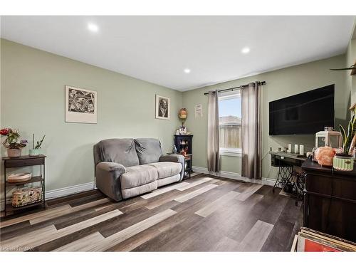 196 Martin Street, Welland, ON - Indoor Photo Showing Other Room