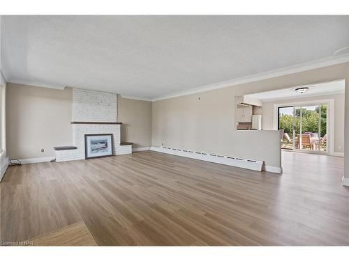 540 Concession 1 Road, Niagara-On-The-Lake, ON - Indoor Photo Showing Living Room With Fireplace