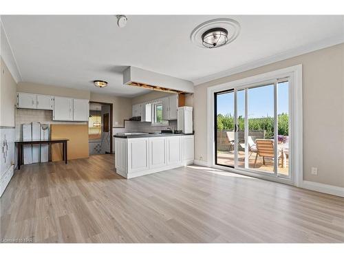 540 Concession 1 Road, Niagara-On-The-Lake, ON - Indoor Photo Showing Kitchen