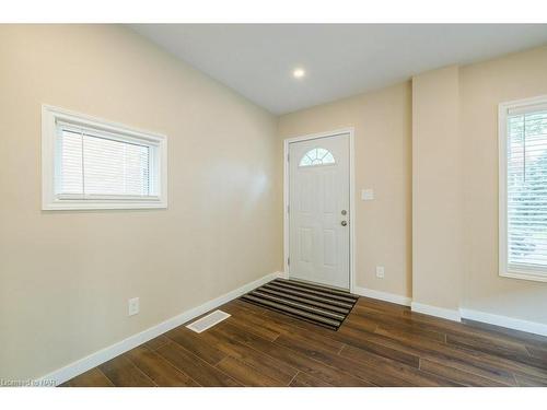 216 Russell Avenue, St. Catharines, ON - Indoor Photo Showing Other Room