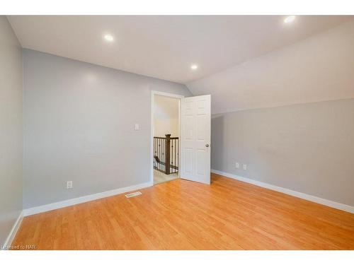 216 Russell Avenue, St. Catharines, ON - Indoor Photo Showing Other Room