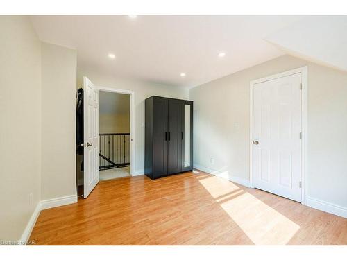 216 Russell Avenue, St. Catharines, ON - Indoor Photo Showing Other Room