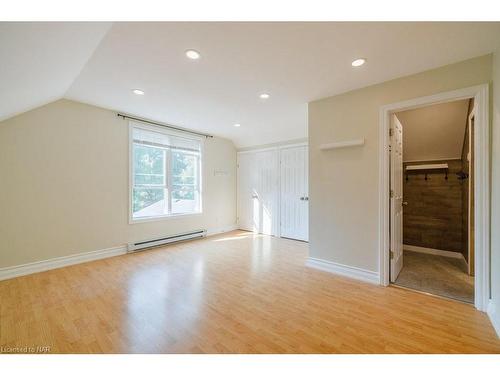 216 Russell Avenue, St. Catharines, ON - Indoor Photo Showing Other Room