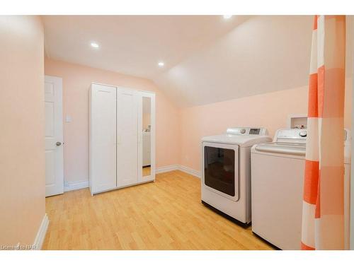 216 Russell Avenue, St. Catharines, ON - Indoor Photo Showing Other Room