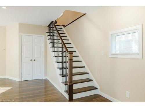 216 Russell Avenue, St. Catharines, ON - Indoor Photo Showing Laundry Room