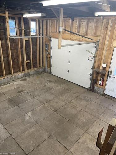 216 Russell Avenue, St. Catharines, ON - Indoor Photo Showing Laundry Room