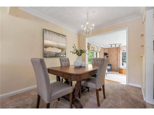 11 Elm Ridge Drive, St. Catharines, ON - Indoor Photo Showing Dining Room