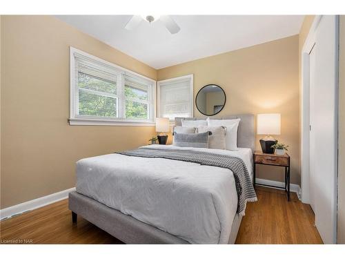 11 Elm Ridge Drive, St. Catharines, ON - Indoor Photo Showing Bedroom