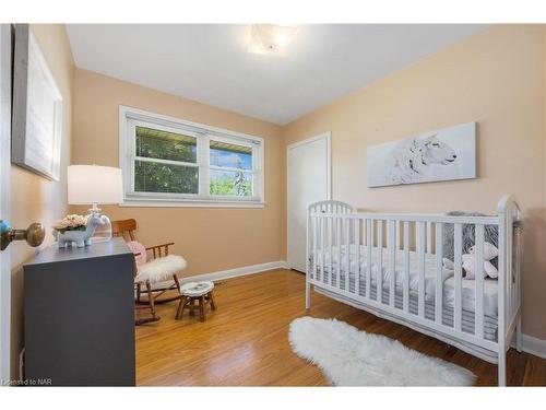 11 Elm Ridge Drive, St. Catharines, ON - Indoor Photo Showing Bedroom