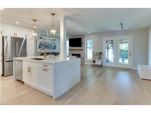 5 Saddler Street, Fonthill, ON - Indoor Photo Showing Kitchen With Fireplace With Upgraded Kitchen