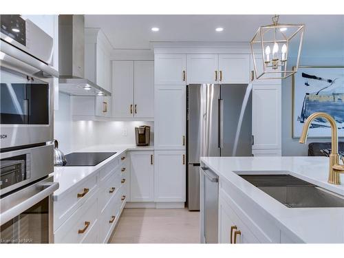 5 Saddler Street, Fonthill, ON - Indoor Photo Showing Kitchen With Stainless Steel Kitchen With Upgraded Kitchen