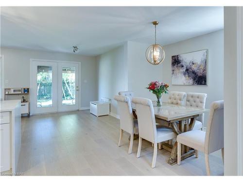 5 Saddler Street, Fonthill, ON - Indoor Photo Showing Dining Room