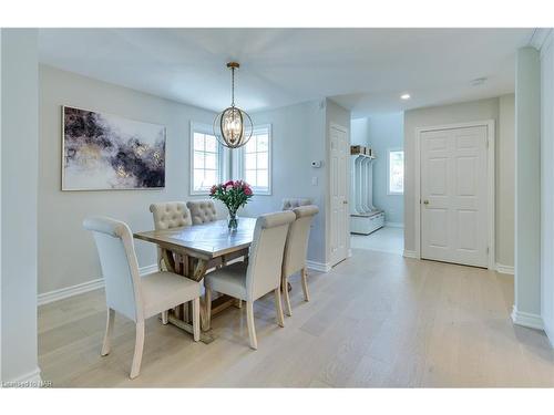 5 Saddler Street, Fonthill, ON - Indoor Photo Showing Dining Room