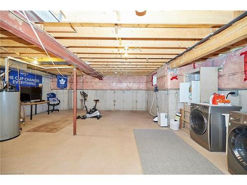 5 Saddler Street, Fonthill, ON - Indoor Photo Showing Laundry Room