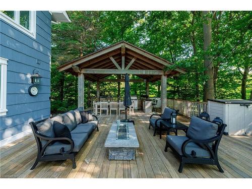 1681 Macdonald Drive, Fort Erie, ON - Outdoor With Deck Patio Veranda With Exterior