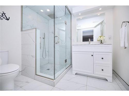 1681 Macdonald Drive, Fort Erie, ON - Indoor Photo Showing Bathroom