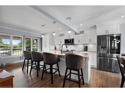 163 Champlain Drive, Fort Erie, ON - Indoor Photo Showing Kitchen With Stainless Steel Kitchen With Upgraded Kitchen