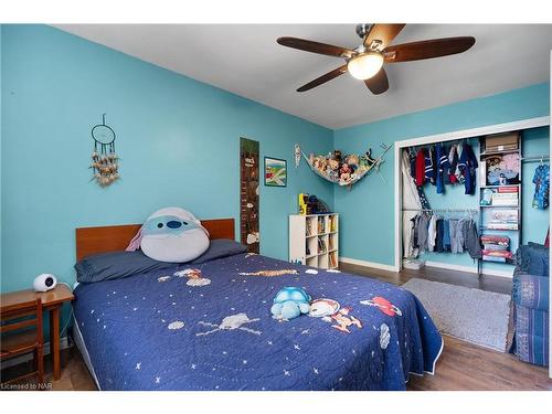 163 Champlain Drive, Fort Erie, ON - Indoor Photo Showing Bedroom