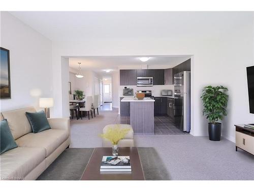 17 Hawthorn Avenue, Thorold, ON - Indoor Photo Showing Living Room