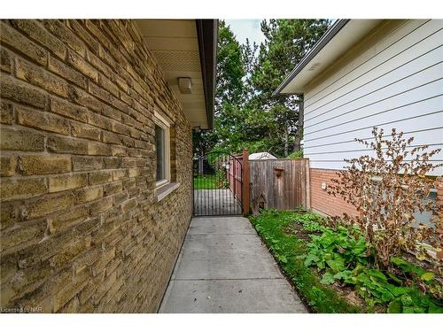 37 Bendingroad Crescent, St. Catharines, ON - Outdoor With Exterior