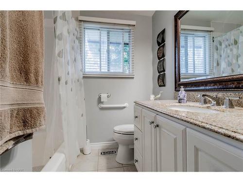 37 Bendingroad Crescent, St. Catharines, ON - Indoor Photo Showing Bathroom