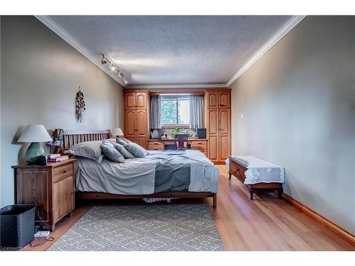 37 Bendingroad Crescent, St. Catharines, ON - Indoor Photo Showing Bedroom