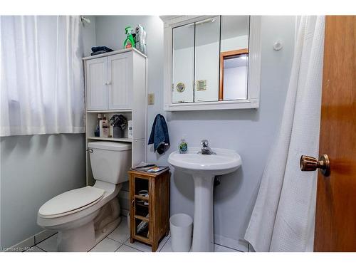 37 Bendingroad Crescent, St. Catharines, ON - Indoor Photo Showing Bathroom