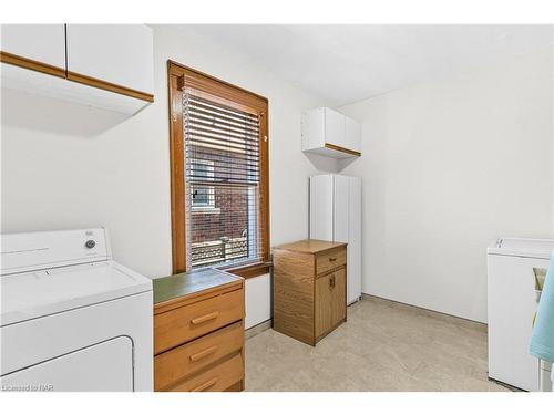 19 Campbell Avenue, St. Catharines, ON - Indoor Photo Showing Laundry Room