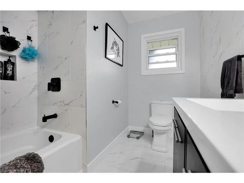 3 Cherrylane Drive, St. Catharines, ON - Indoor Photo Showing Bathroom