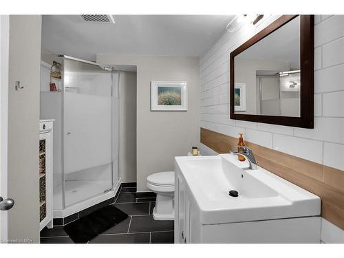 3 Cherrylane Drive, St. Catharines, ON - Indoor Photo Showing Bathroom