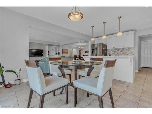 9349 Madison Crescent, Niagara Falls, ON - Indoor Photo Showing Dining Room