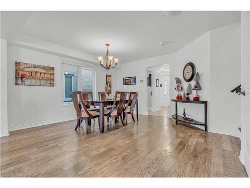 9349 Madison Crescent, Niagara Falls, ON - Indoor Photo Showing Dining Room