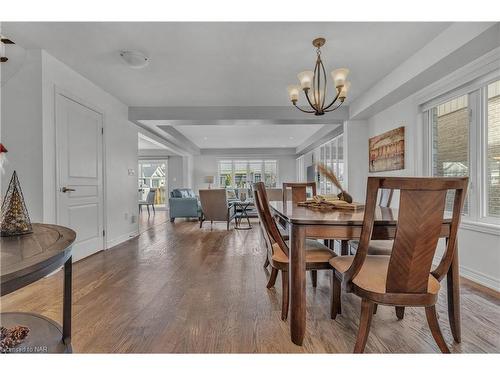 9349 Madison Crescent, Niagara Falls, ON - Indoor Photo Showing Dining Room