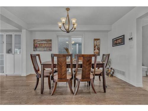 9349 Madison Crescent, Niagara Falls, ON - Indoor Photo Showing Dining Room